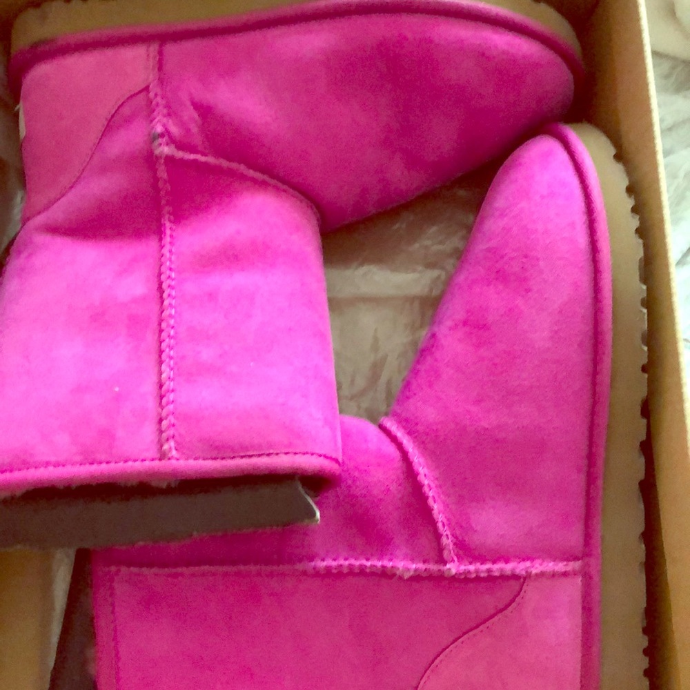 Woman’s Pink Short Ugg Boots